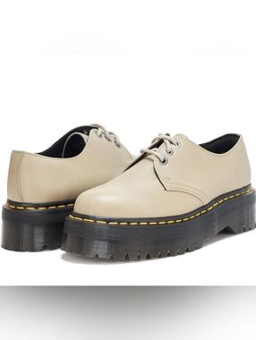 Dr. Martens Platform 3-Eye Derby Shoes - Cream